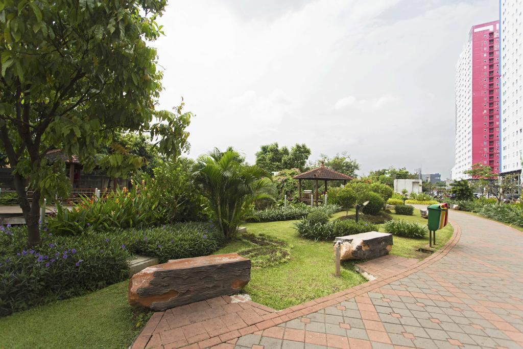 Reddoorz Apartment @ Green Pramuka Jakarta Ngoại thất bức ảnh