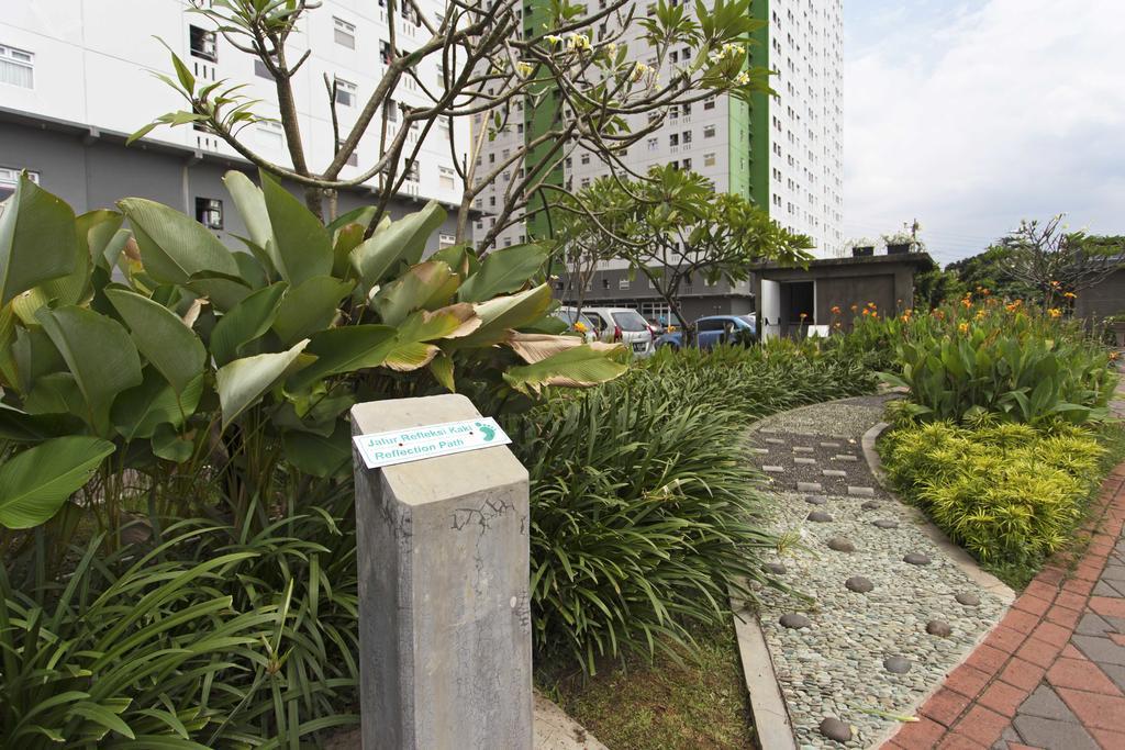 Reddoorz Apartment @ Green Pramuka Jakarta Ngoại thất bức ảnh