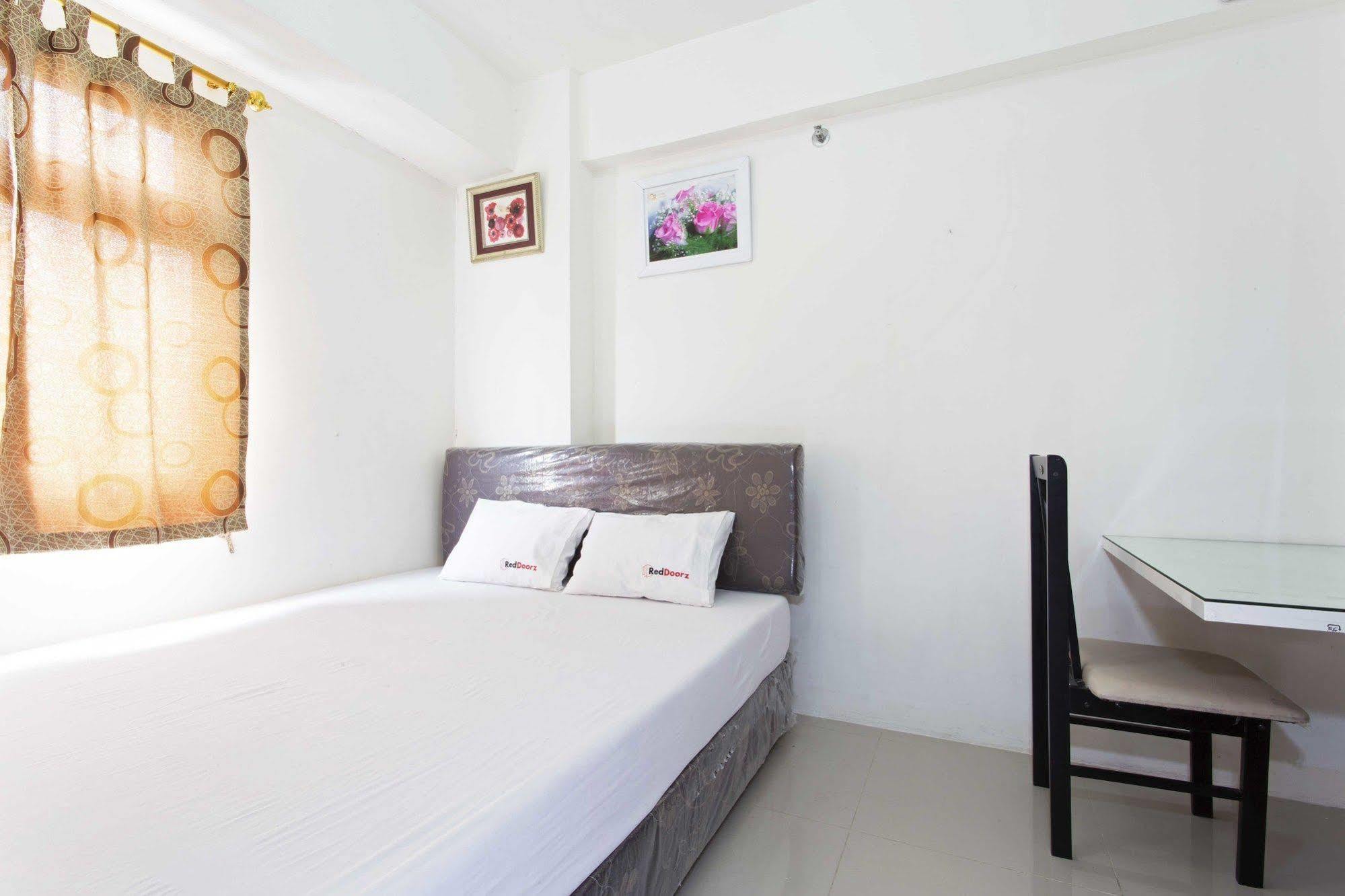 Reddoorz Apartment @ Green Pramuka Jakarta Ngoại thất bức ảnh