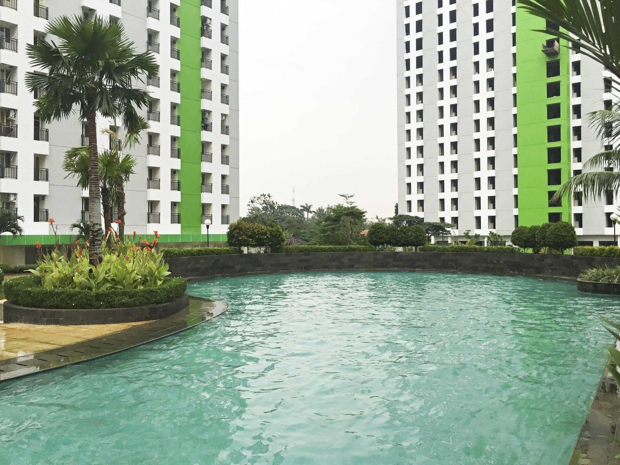 Reddoorz Apartment @ Green Pramuka Jakarta Ngoại thất bức ảnh