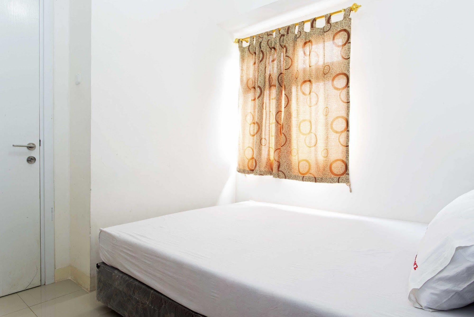 Reddoorz Apartment @ Green Pramuka Jakarta Ngoại thất bức ảnh