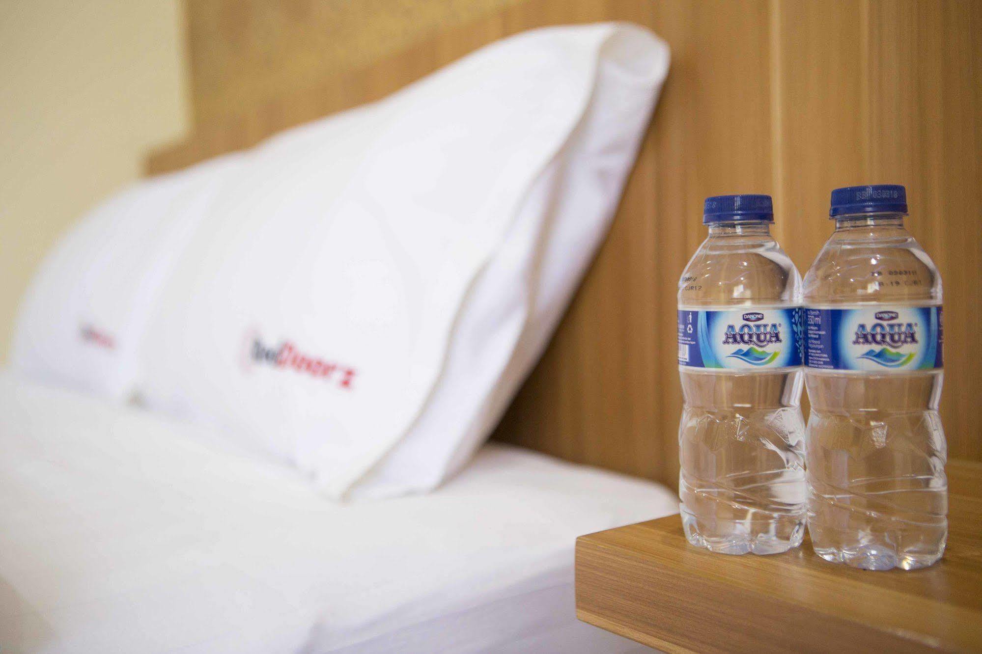 Reddoorz Apartment @ Green Pramuka Jakarta Ngoại thất bức ảnh