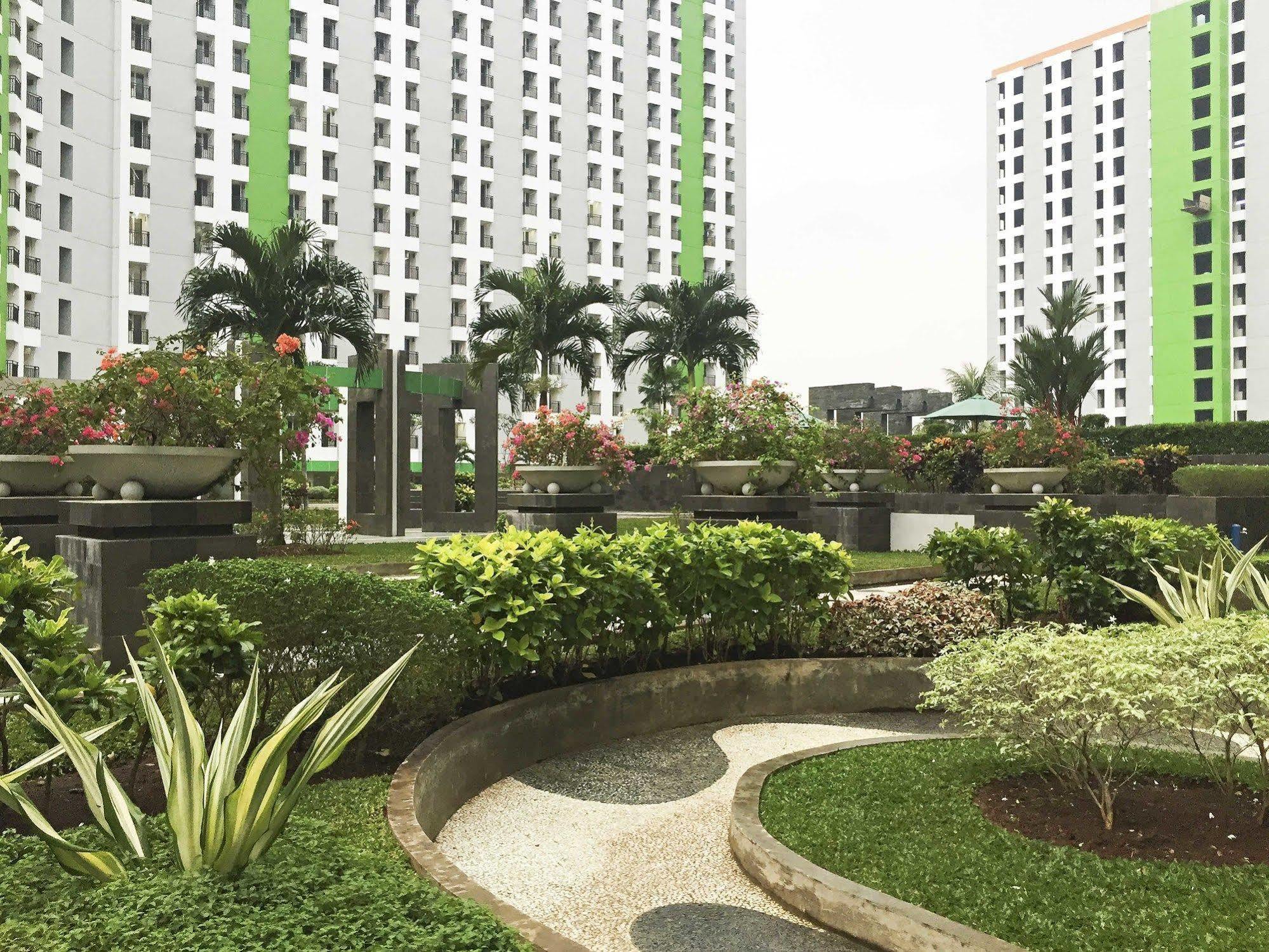 Reddoorz Apartment @ Green Pramuka Jakarta Ngoại thất bức ảnh